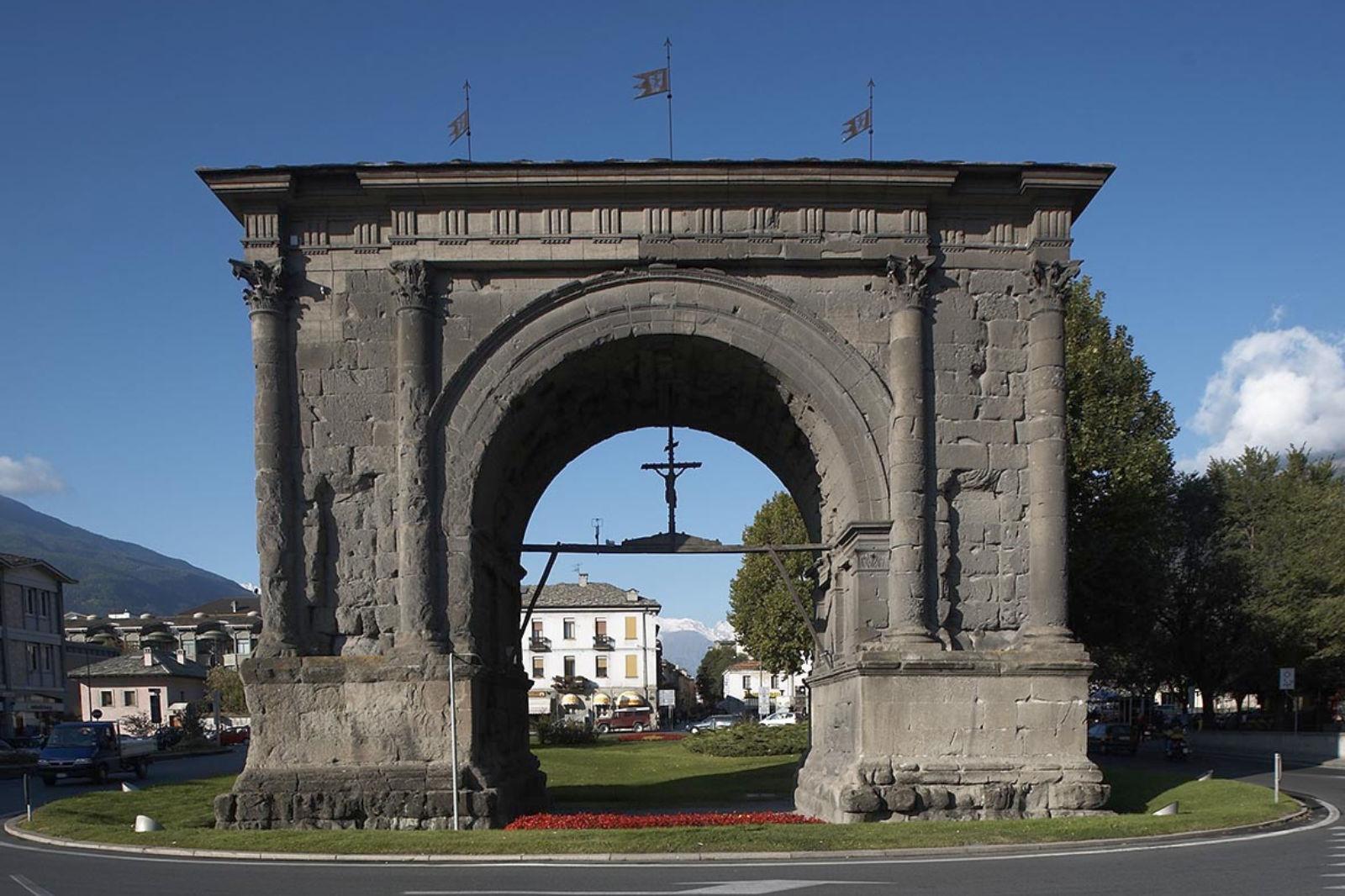 Valle d'Aosta, Aosta, Arco di Augusto