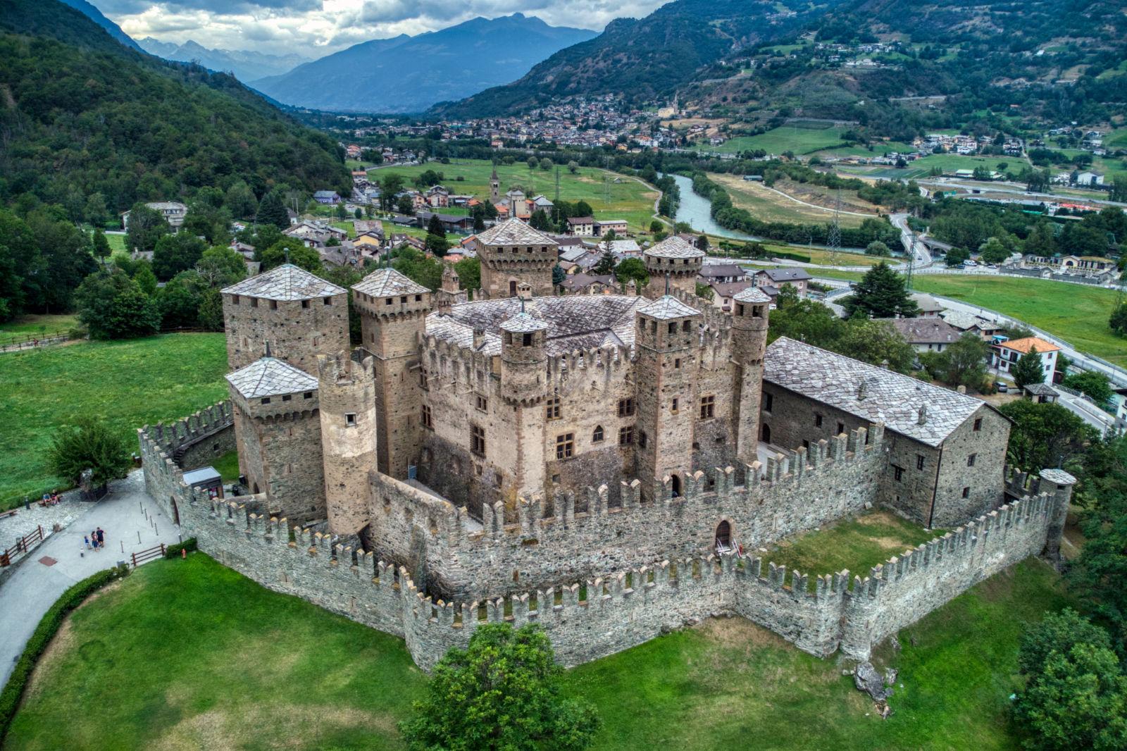 Valle d'Aosta, Castello di Fénis